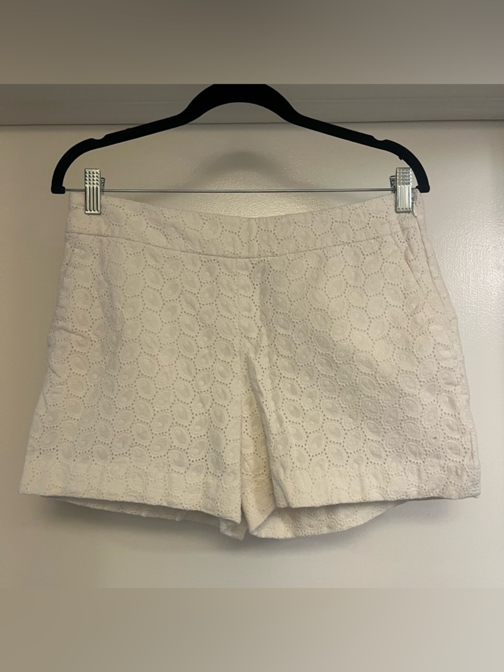 Banana Republic - Side-zip Eyelet Cotton Shorts - white - size 6